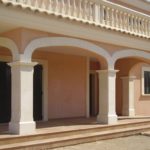 fachada de vivienda con arcos recerco