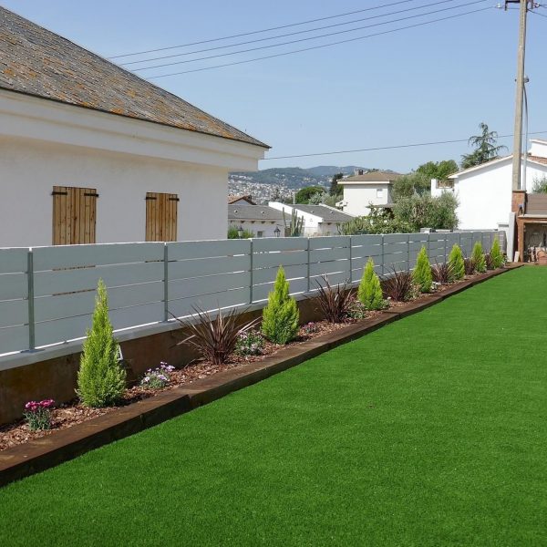 Wood effect fence - Image 6